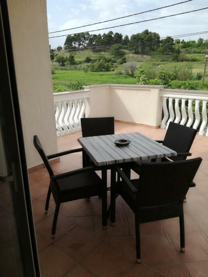 Feel Good Apartment Mundanije Exterior foto